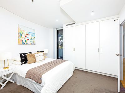 301 / 71 Euston Road, Alexandria