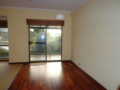 2 / 9 Lockhart Street, Como