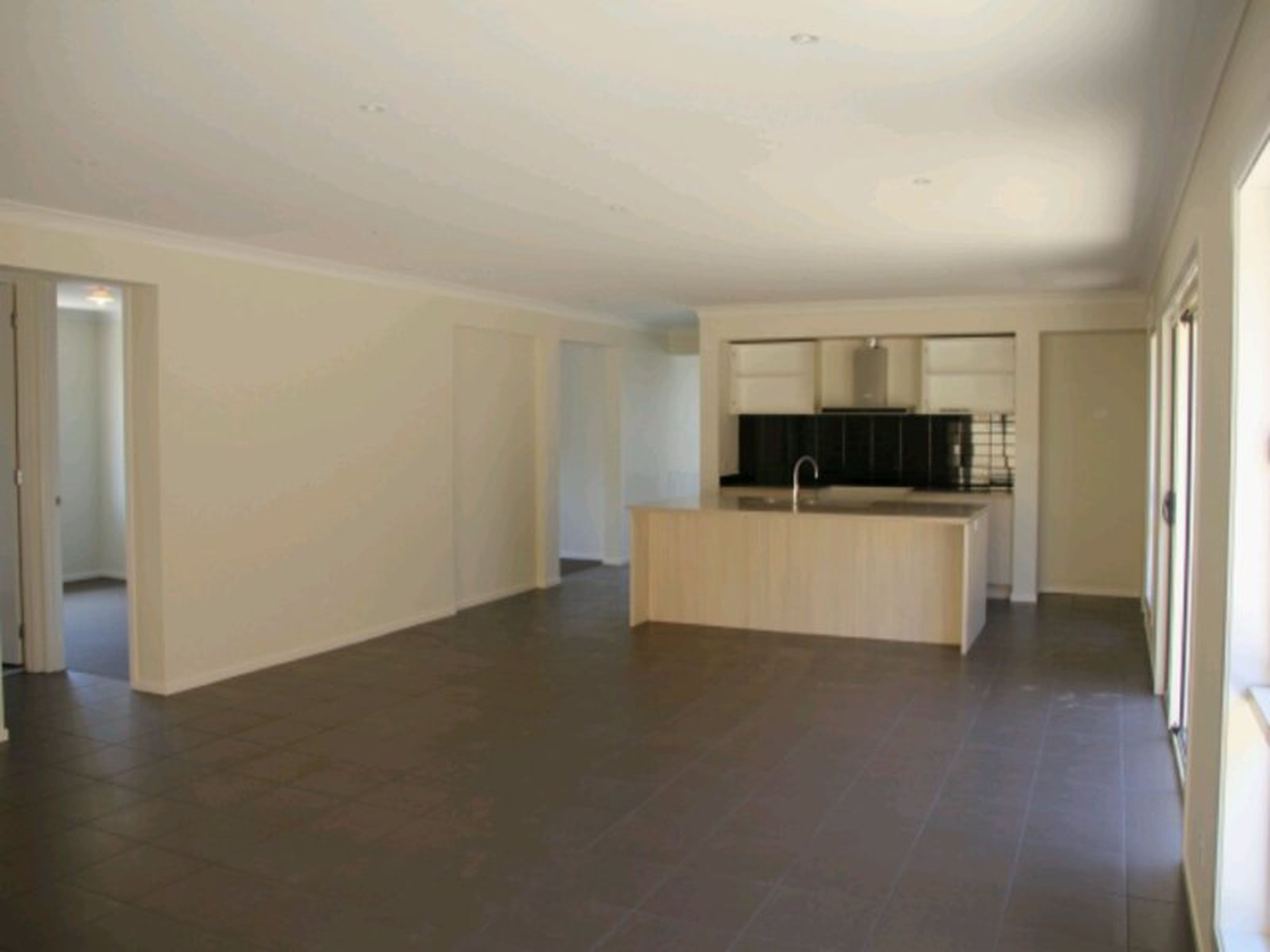 8 Sunrise Terrace, GLENMORE PARK