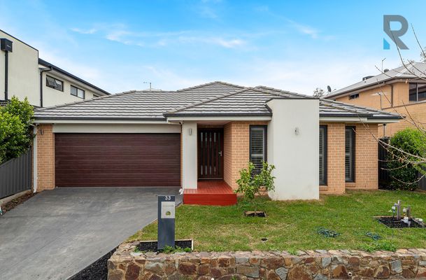 33 Breeze Way, Greenvale