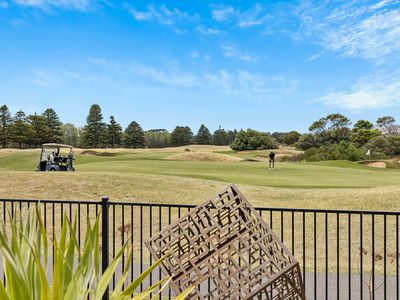 37 / 55 The Vines Drive, Normanville