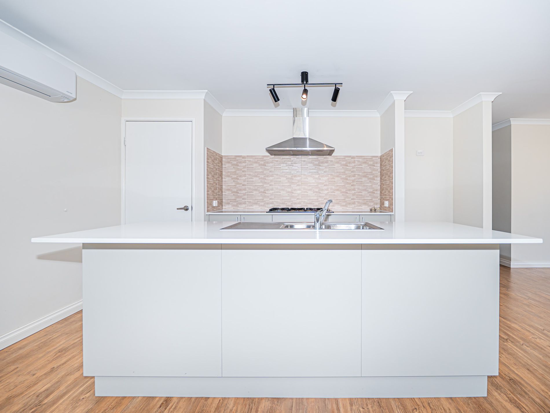 66 Lancaster Loop, Piara Waters