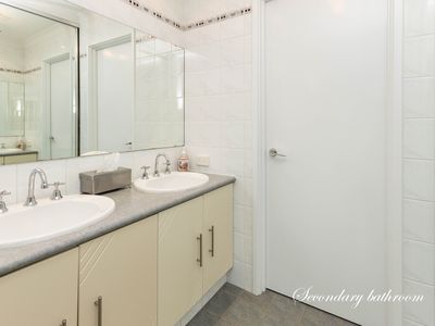 67 Amethyst Parkway, Aveley