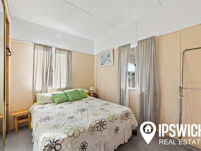 19 WALL STREET, Bundamba