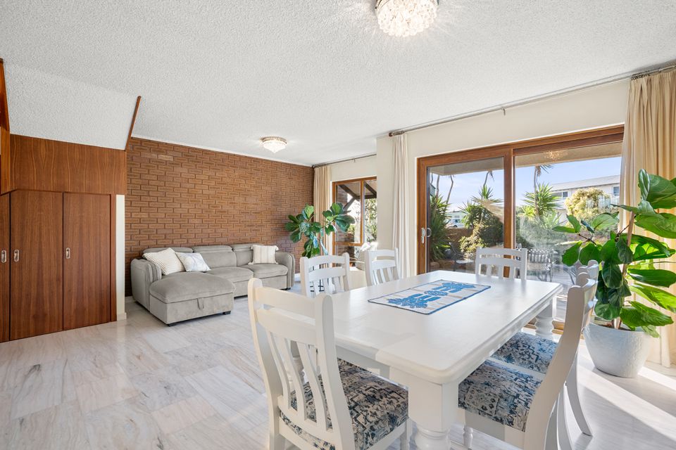 9 / 16 ARCADIA DRIVE, Shoalwater