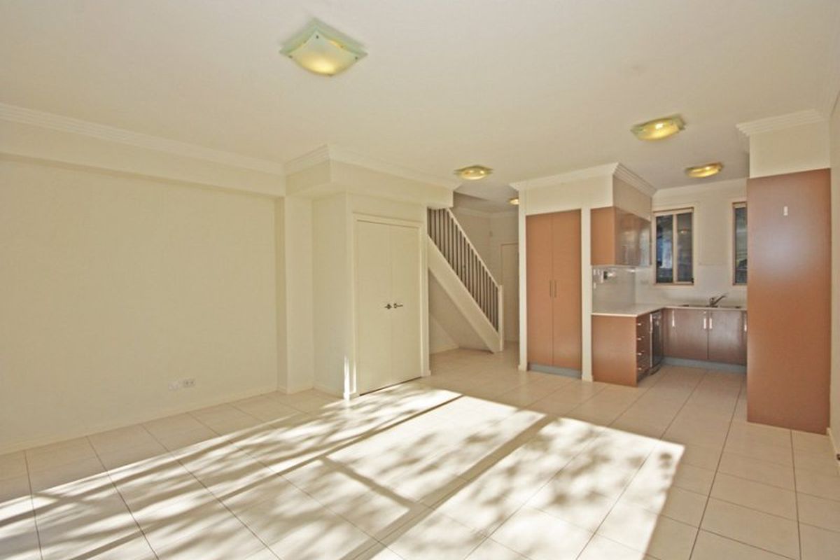 2 / 12 Sophie Street, Telopea