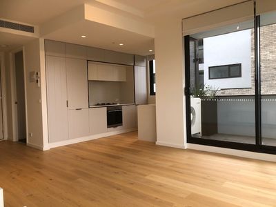 302 / 7 White Street, Windsor