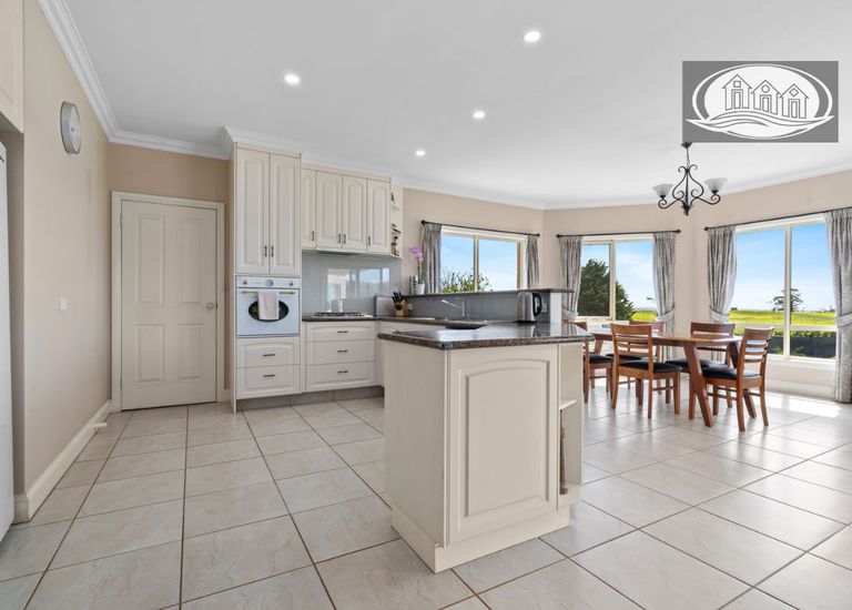 231 Golf Course Road, Heywood