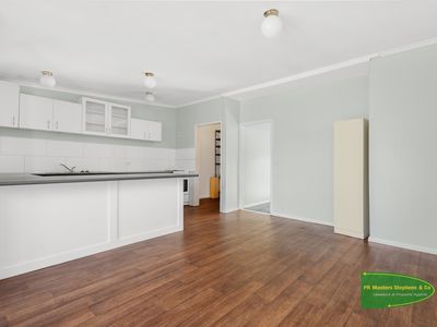 8 Moresby Way, West Bathurst