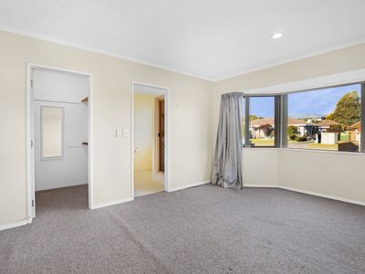 21 Cedar Drive, Paraparaumu