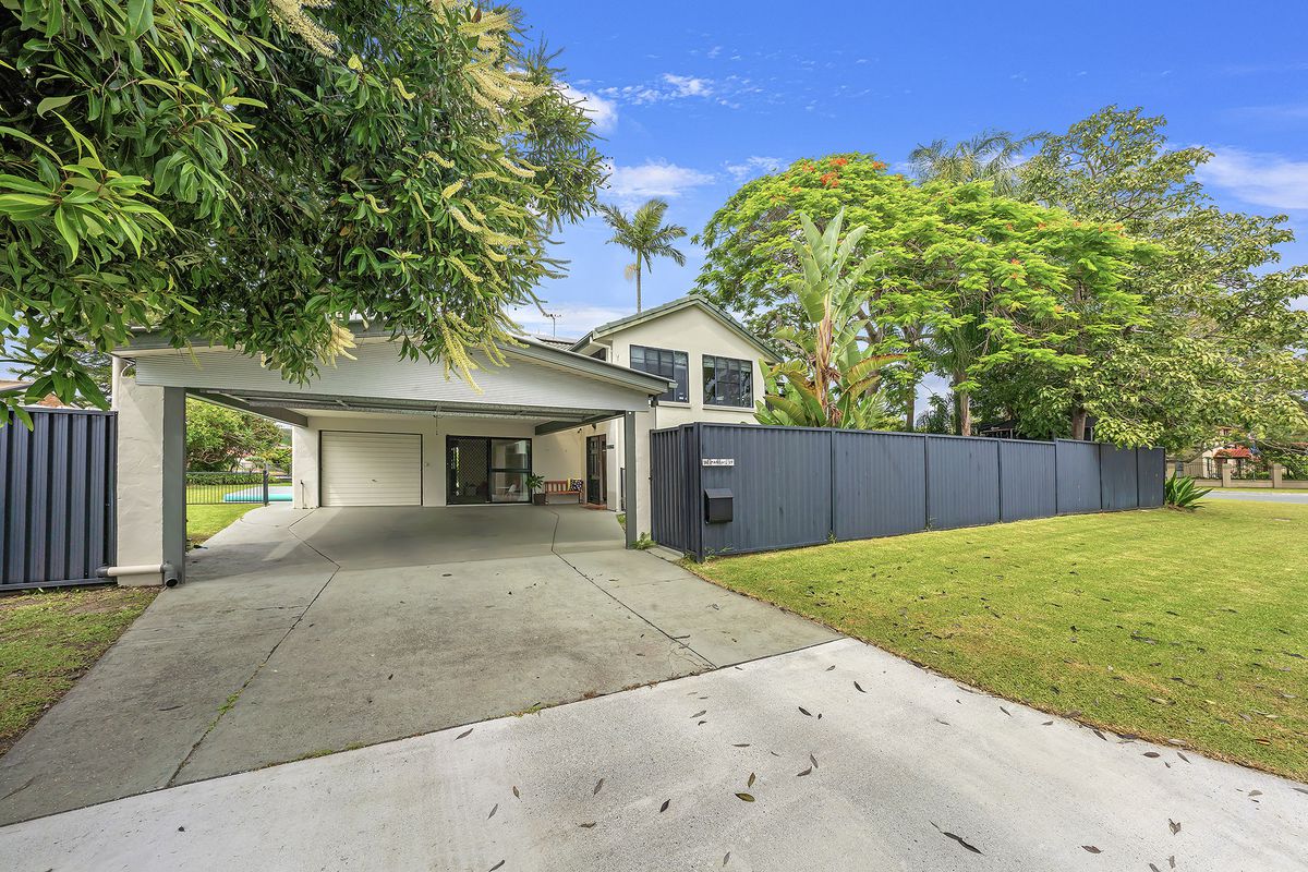 32 Mainsail Street, Currumbin Waters