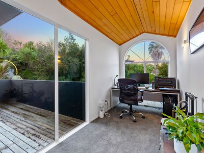 2/962 Beach Road, Torbay