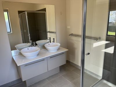 2 Beaujolais Place, Waurn Ponds