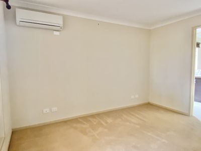 10 Burrendong Street, Manor Lakes
