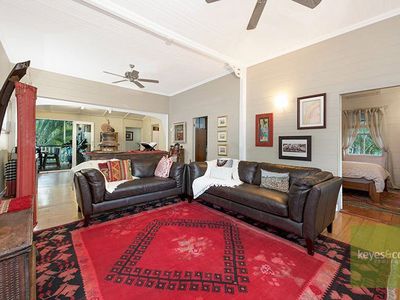 12 Echlin Street, West End