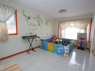 25 Cumberland Avenue, Georges Hall