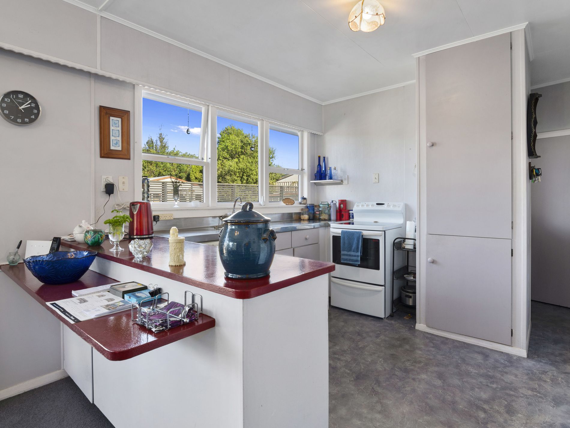 218 Ranzau Road, Hope Kat Campbell & Co. Real Estate