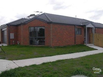 49 Golden Grove Drive, Narre Warren South