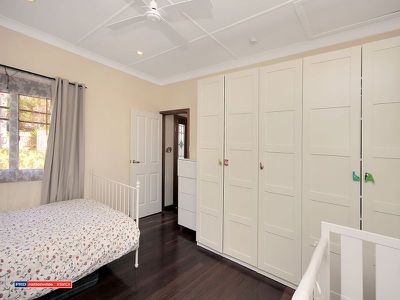 10 Queen Street, Blackstone