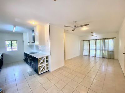 13 / 2-6 Lake Placid Road, Caravonica