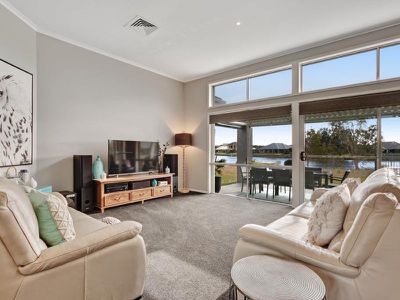 9 Sanctuary Close, Tea Gardens