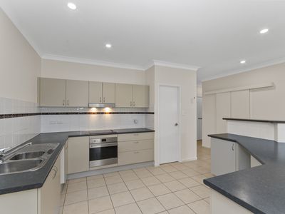 32 Klewarra Bvd, Douglas