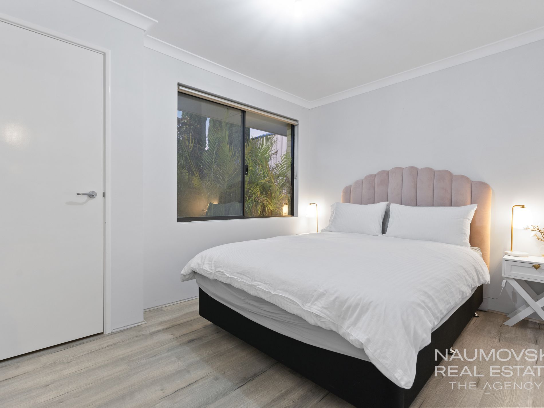 6 Ray Gardiner Vista, Tapping