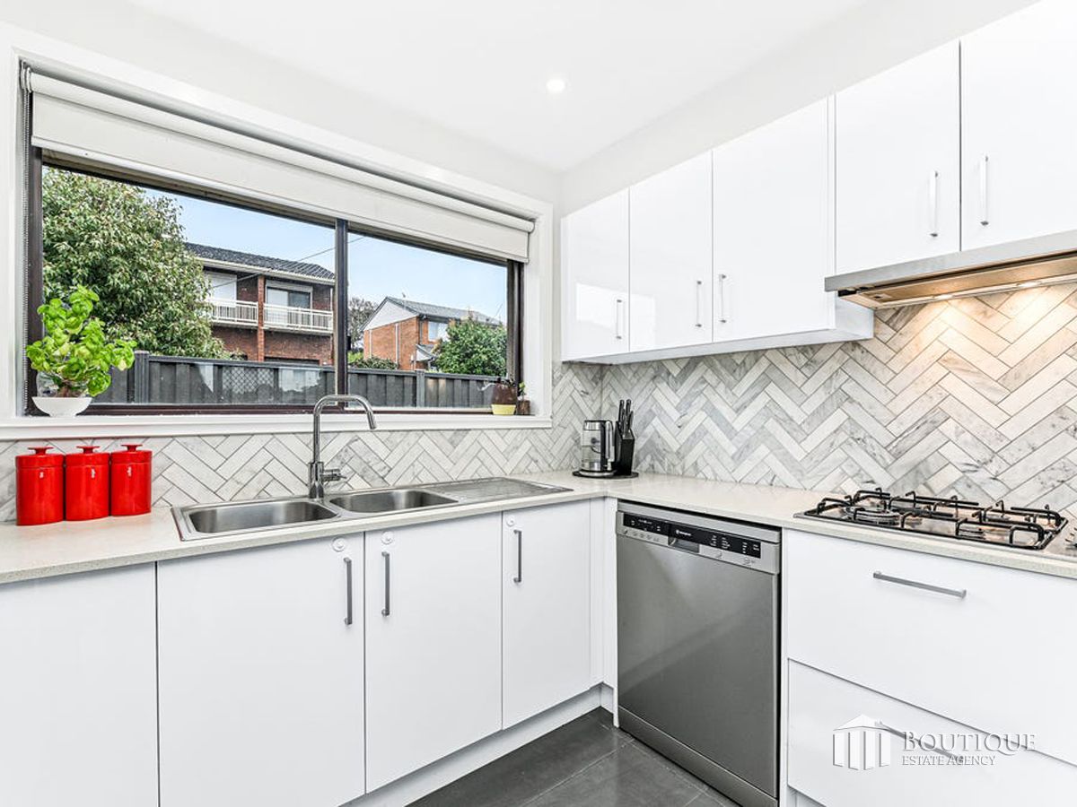 116 Outlook Drive, Dandenong North