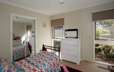 6 Young Street, Beaconsfield Upper