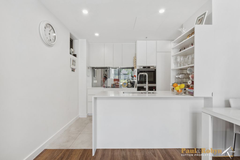 m01 / 71 Constitution Avenue, Campbell