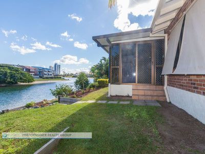 4 / 105 Sunshine Boulevard, Mermaid Waters