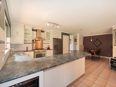 5 Carlyle Court, Boulder