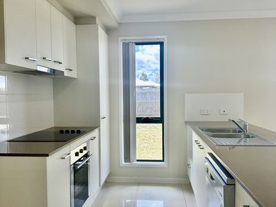 1 / 5 Corack Avenue, Cambooya