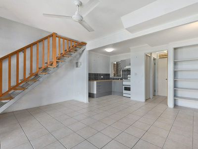 6 / 10 Denmans Camp Road, Torquay