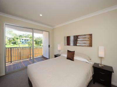 10 / 18 McCann, Gladstone Central