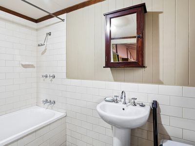 2 Beaton Street, Coopers Plains