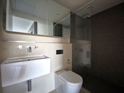 2511 / 555 Swanston Street, Carlton