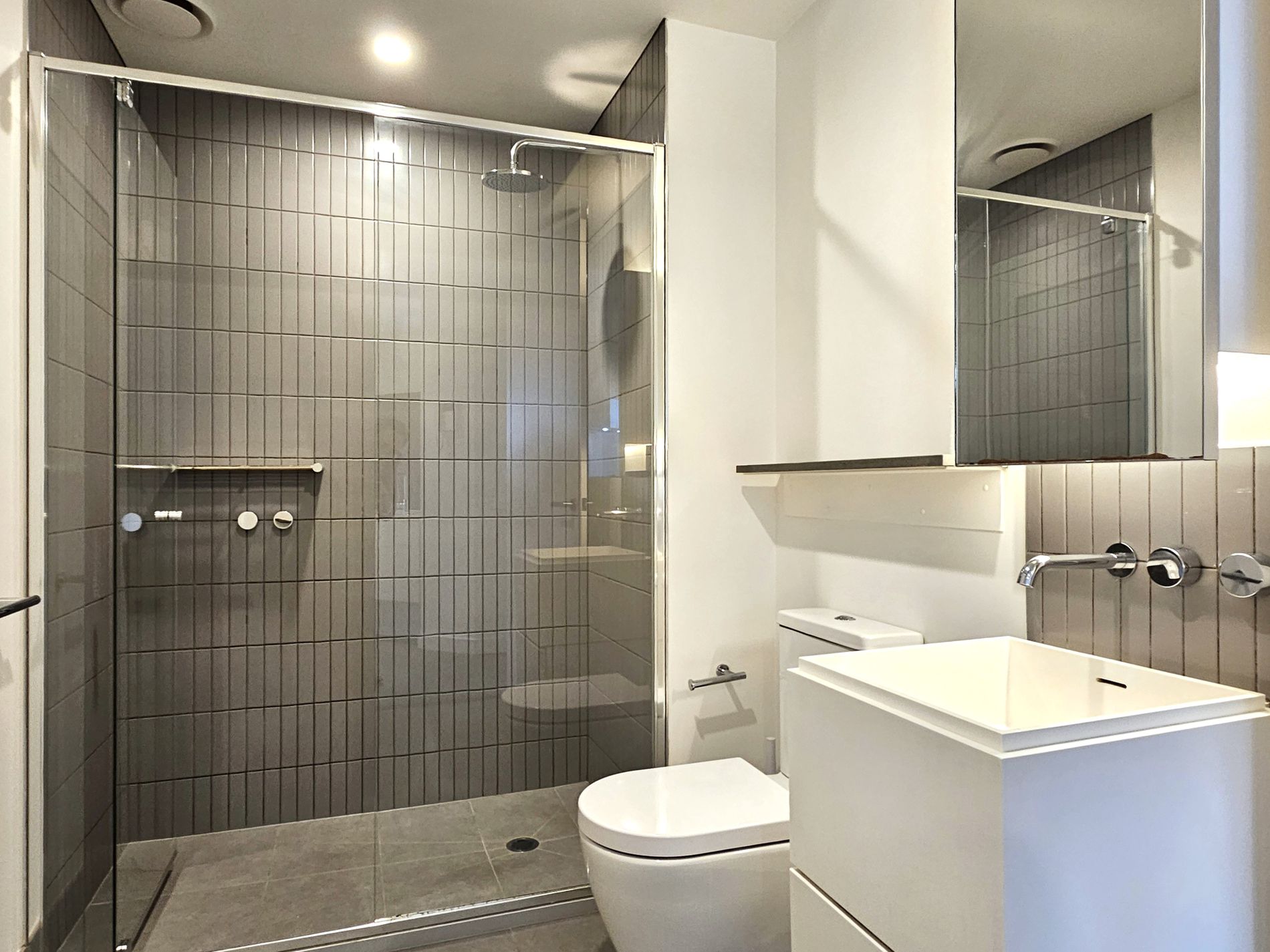 2509 / 105 Clarendon Street, Southbank