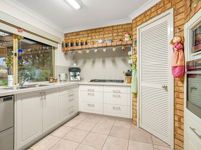 19 Conway Loop, Waikiki