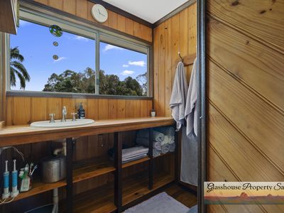 24 Barrs Road, Glass House Mountains