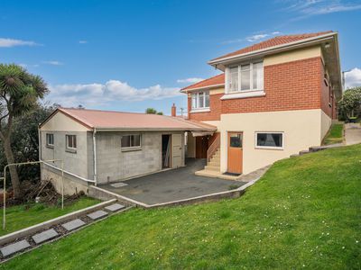 122 Easther Crescent, Kew