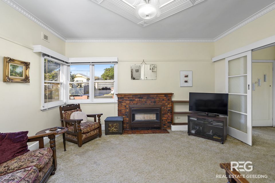 42 UPPER SKENE STREET, Newtown