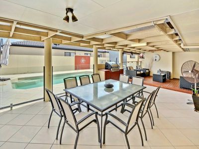 18 Maldives Place, Parrearra
