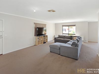 5 Matthews Court, Horsham