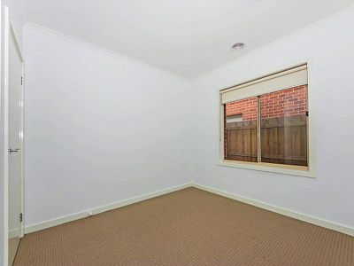 3 / 11 Parker Street, Werribee