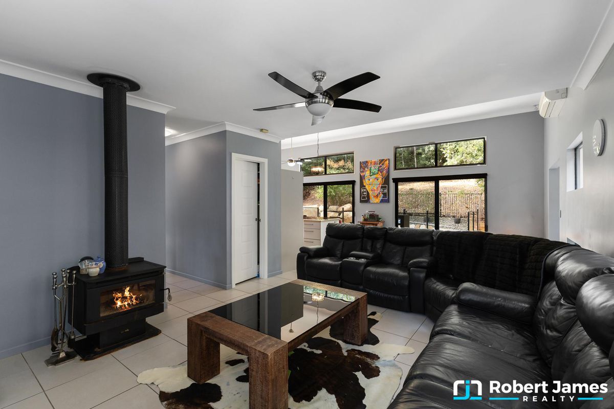 17 Cocos Court, Doonan
