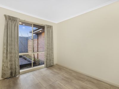 8 / 15 Lyall Street, Cranbourne
