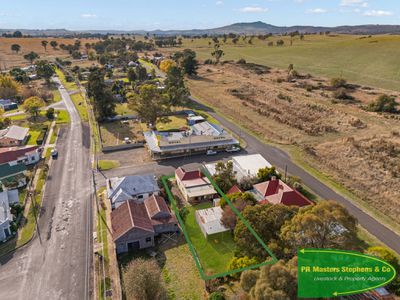 2 Main St           , Lyndhurst