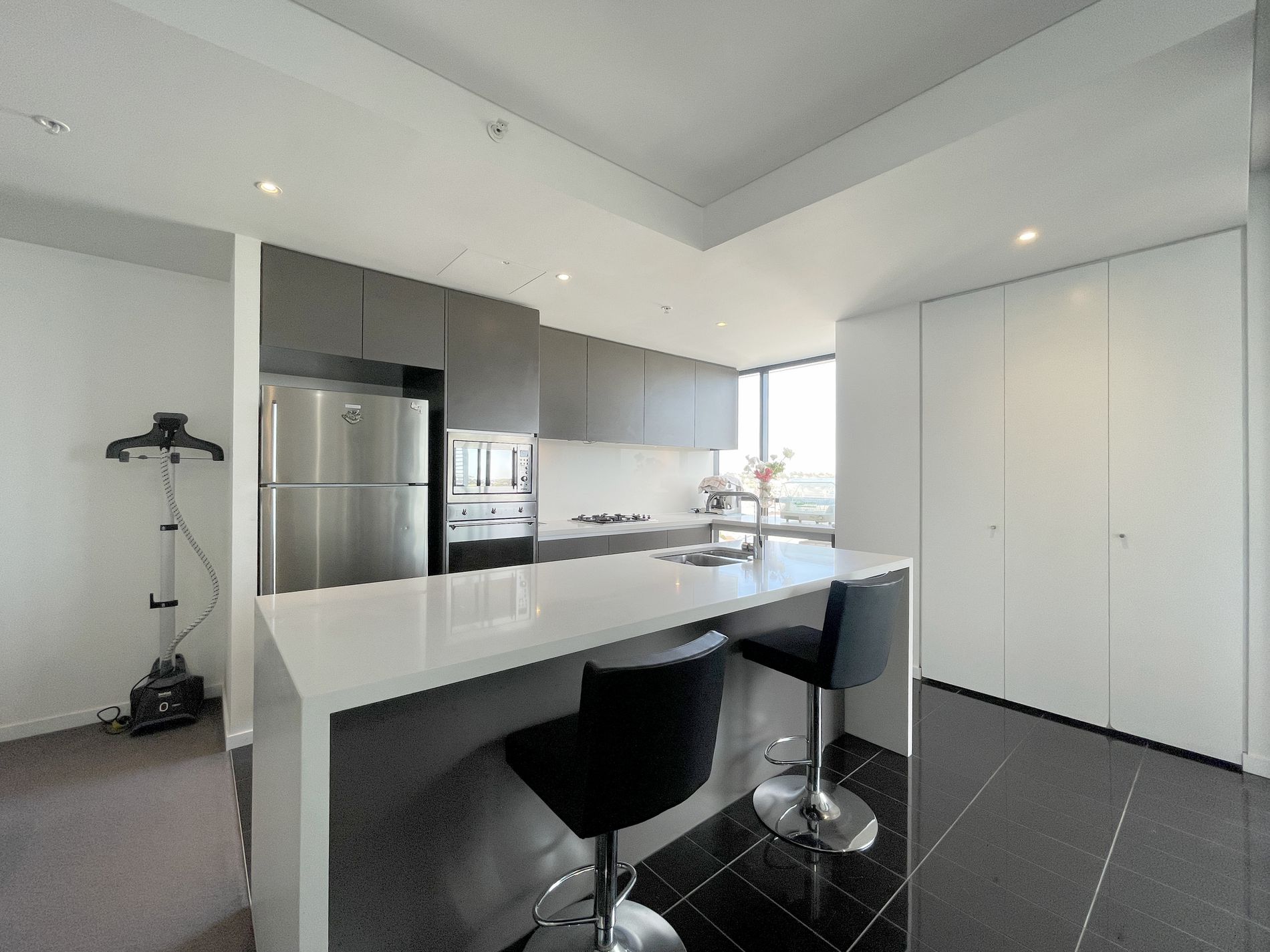 902 / 5 Sterling Circuit, Camperdown