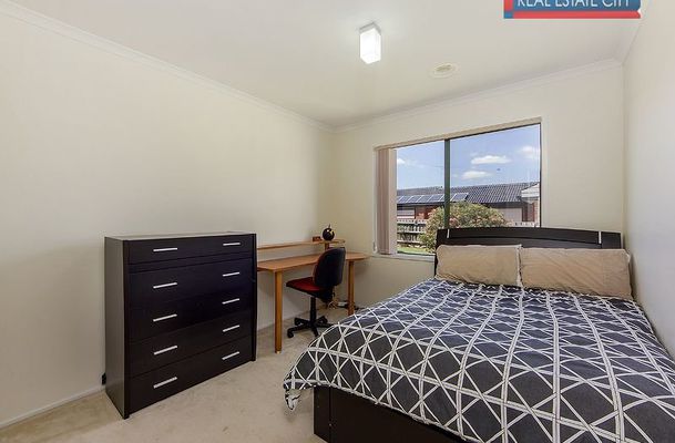 42 Reardon Crescent, Roxburgh Park